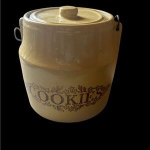 Vintage Cream Cookie Jar